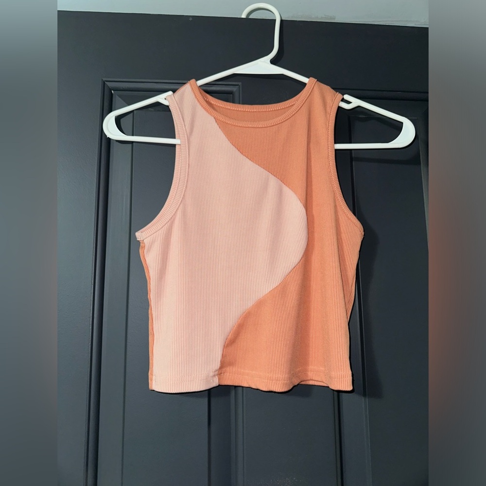Two tone tank